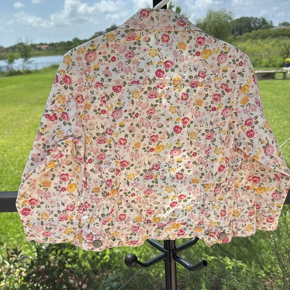 Gap floral cotton girls snap jacket size 3 light weight